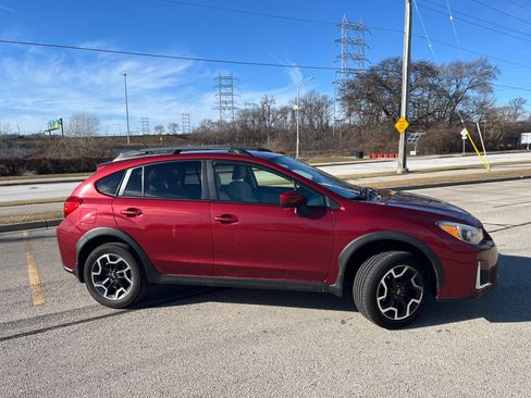 Used 2017 Subaru Crosstrek 2.0i Premium w/ Moonroof Package AWD/4WD image 5