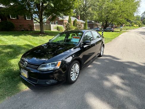 Used 2011 Volkswagen Jetta SEL FWD image 8