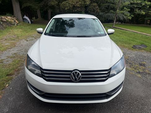 Used 2013 Volkswagen Passat 2.5 S FWD image 1