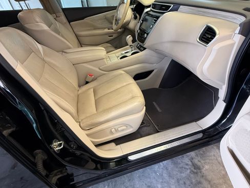 Used 2017 Nissan Murano Platinum w/ Platinum Technology Package FWD image 12