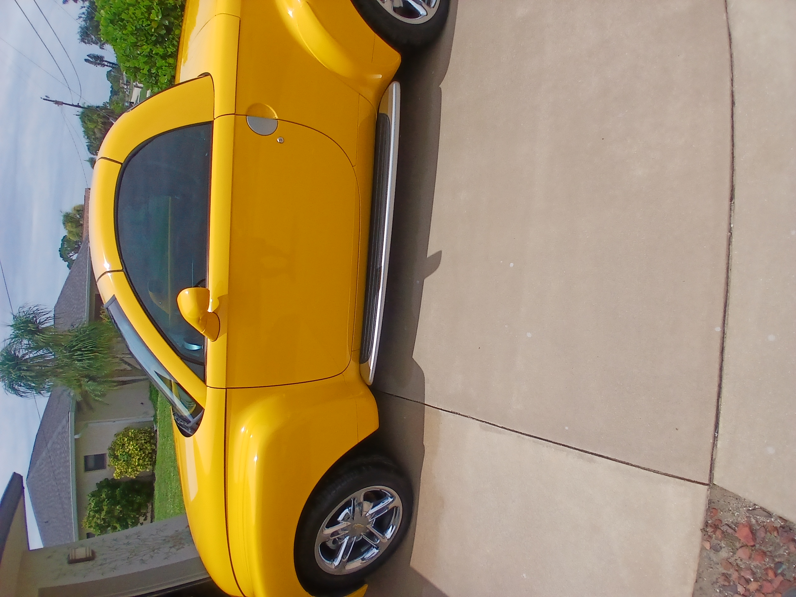 Used 2005 Chevrolet SSR w/ Preferred Equipment Group RWD image 1