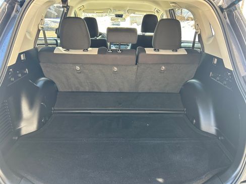 Used 2018 Toyota RAV4 LE image 6