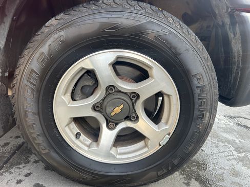 Used 2002 Chevrolet Tracker ZR2 image 9