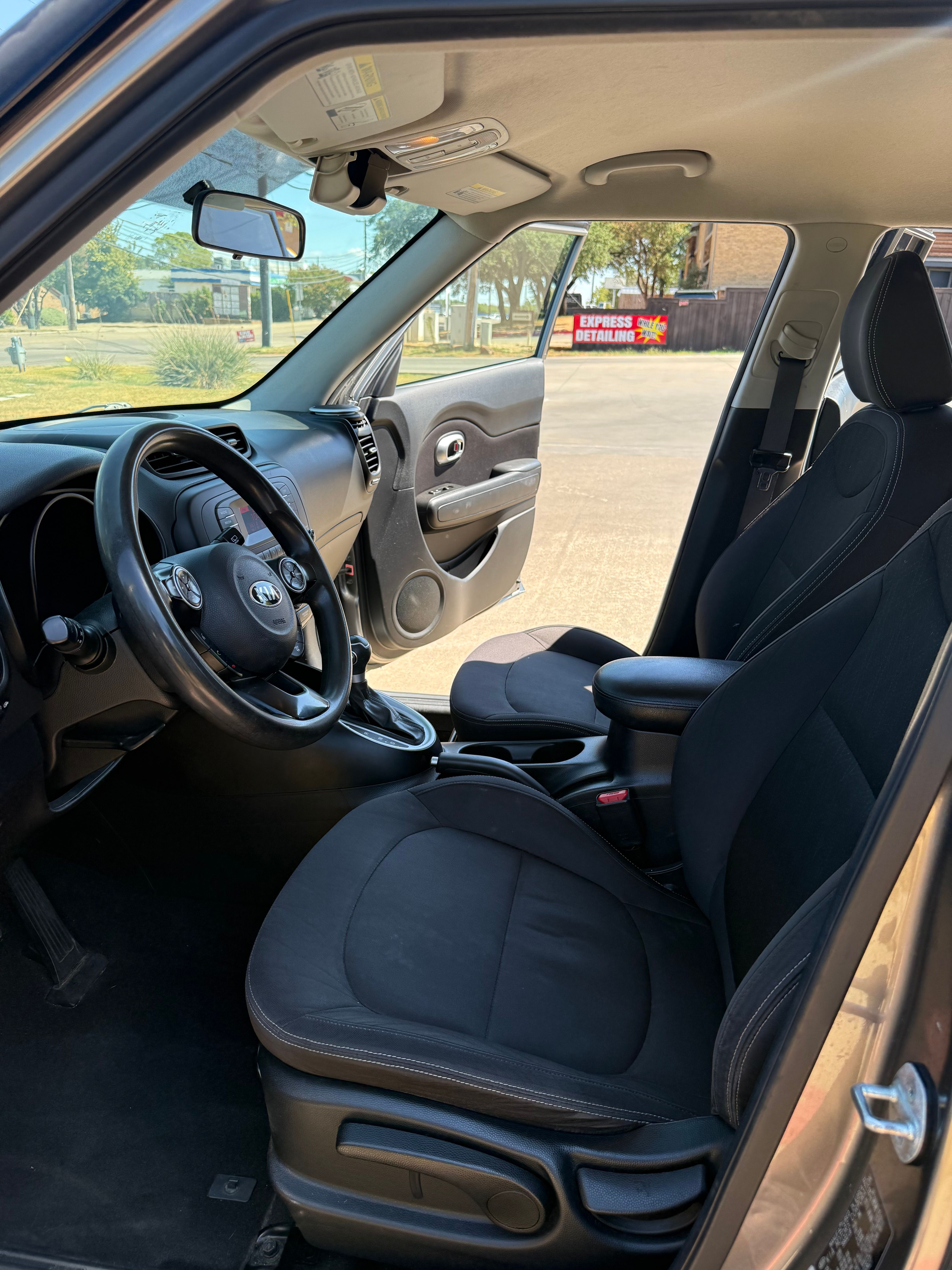Used 2015 Kia Soul FWD image 12