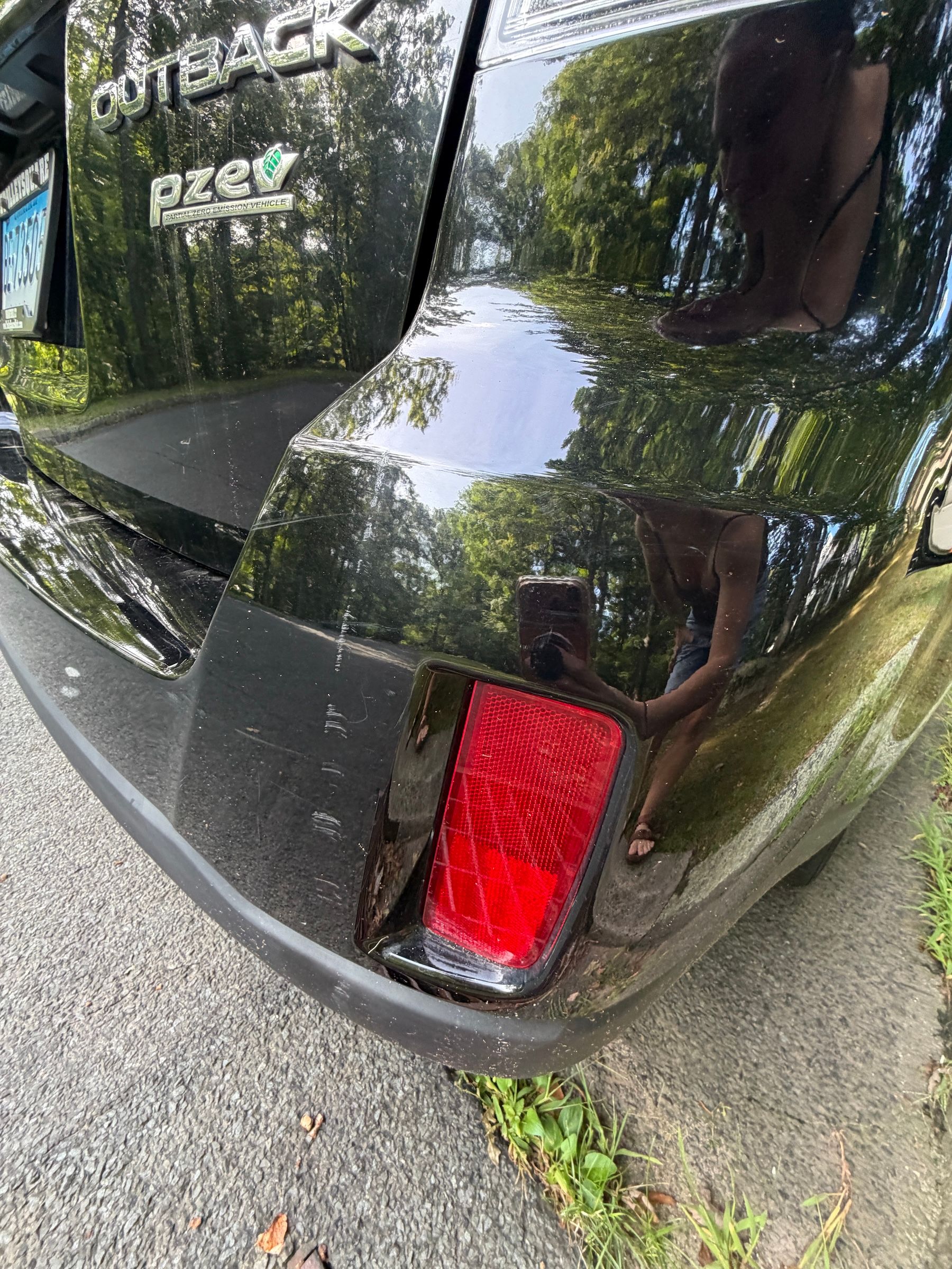 Used 2014 Subaru Outback 2.5i Limited AWD/4WD image 2