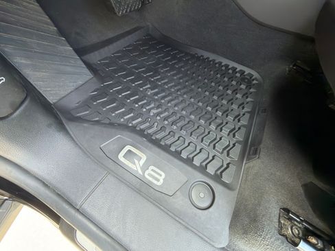 Used 2021 Audi Q8 Premium Plus w/ Premium Plus Package image 24