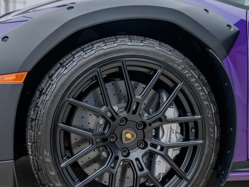 Used 2024 Lamborghini Huracan Sterrato image 14
