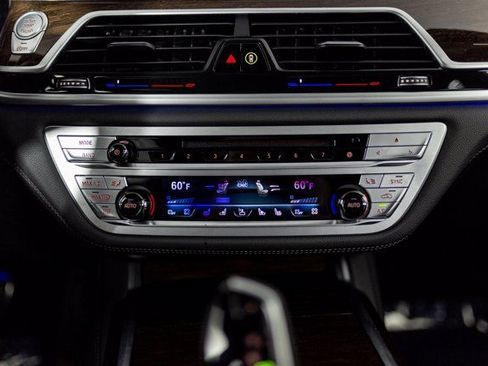 Used 2020 BMW 750i xDrive 750i xDrive Sedan 4D w/ Autobahn Package image 13