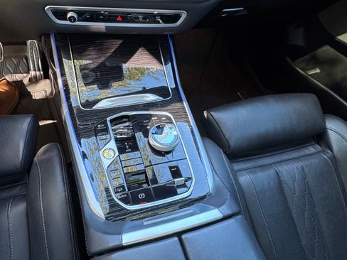 Used 2023 BMW X7 xDrive40i w/ Executive Package image 24