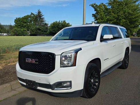 Used 2017 GMC Yukon XL SLT AWD/4WD image 4