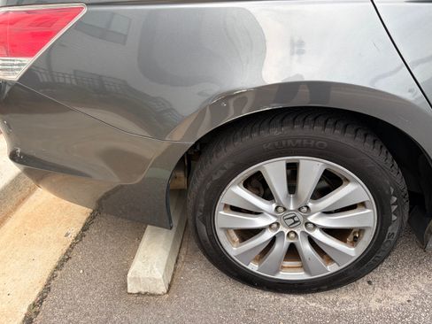 Used 2011 Honda Accord EX-L image 31