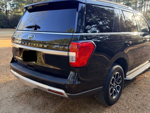Used 2022 Ford Expedition XLT image 8