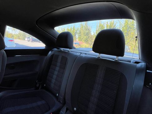 Used 2013 Volkswagen Beetle Turbo image 18