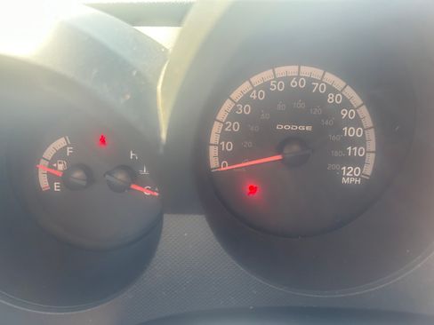 Used 2011 Dodge Nitro Heat image 18