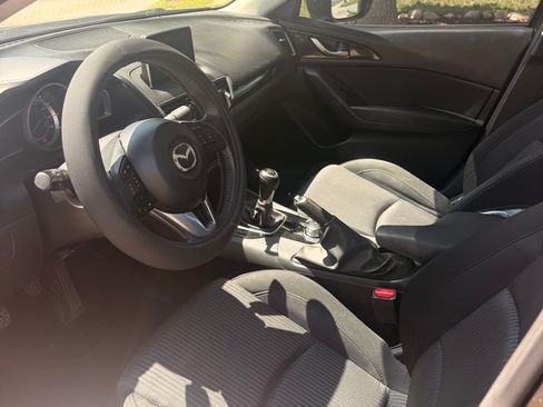 Used 2016 MAZDA MAZDA3 i Touring w/ Popular Equipment Package FWD image 8