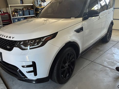Used 2020 Land Rover Discovery Landmark AWD/4WD image 5