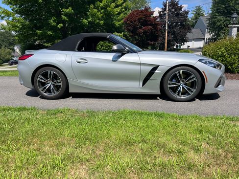 Used 2020 BMW Z4 M40i w/ Premium Package RWD image 6