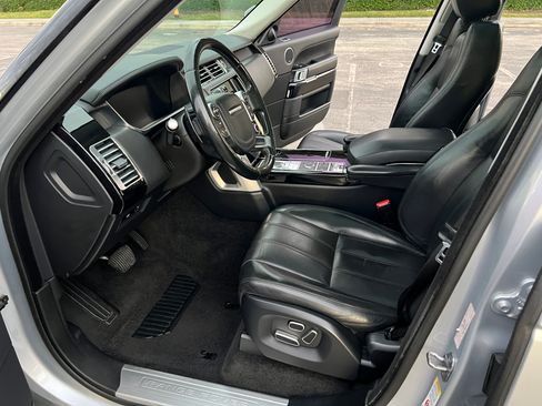 Used 2014 Land Rover Range Rover HSE image 12