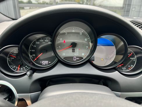 Used 2013 Porsche Cayenne S image 6