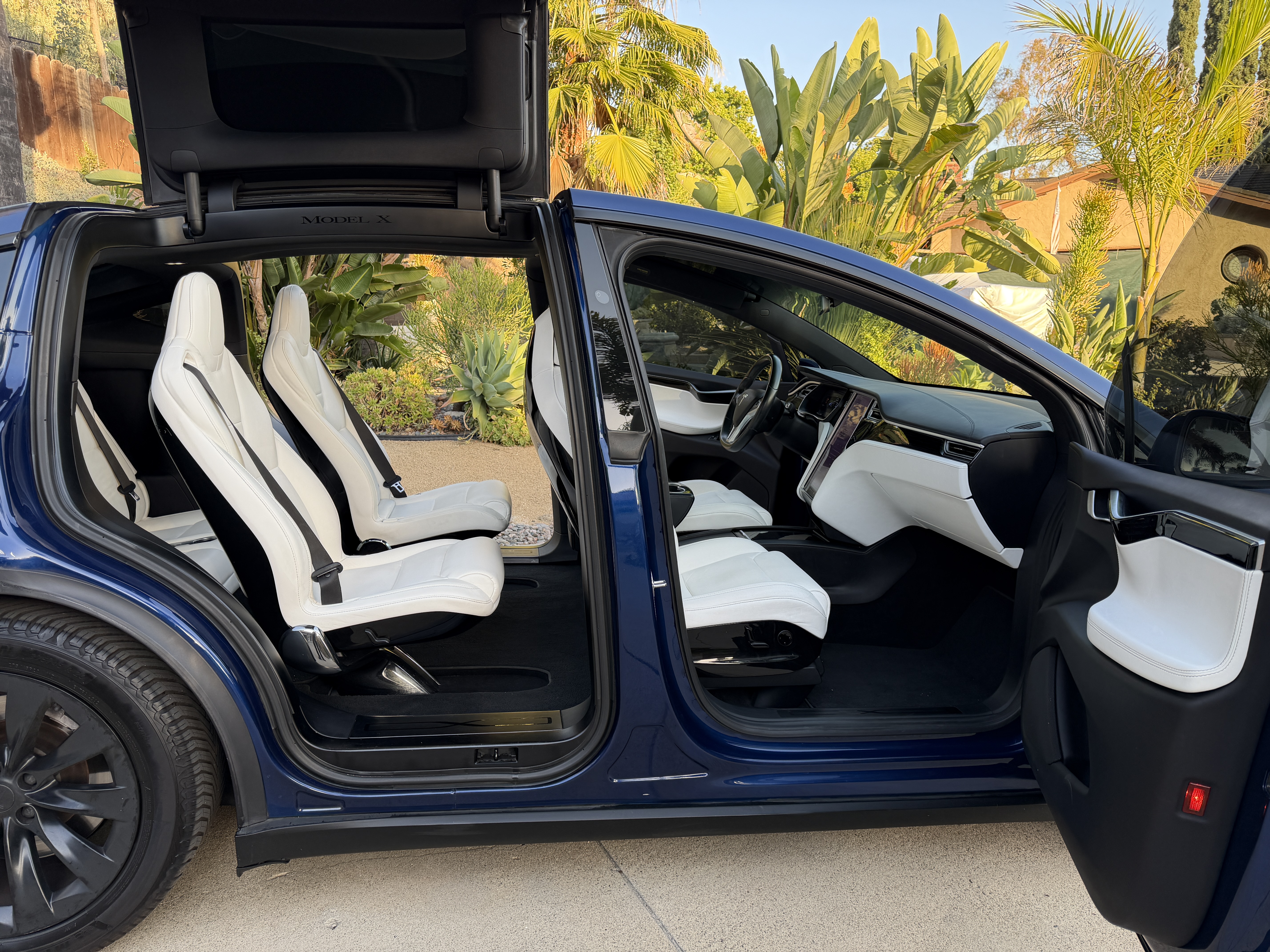 Used 2016 Tesla Model X 75D AWD/4WD image 10