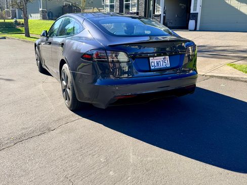 Used 2024 Tesla Model S image 10