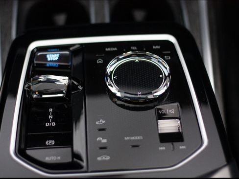 Used 2024 BMW i7 M70 image 6