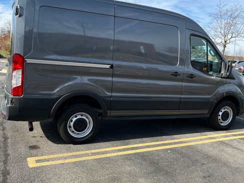 Used 2023 Ford Transit 250 Medium Roof image 10