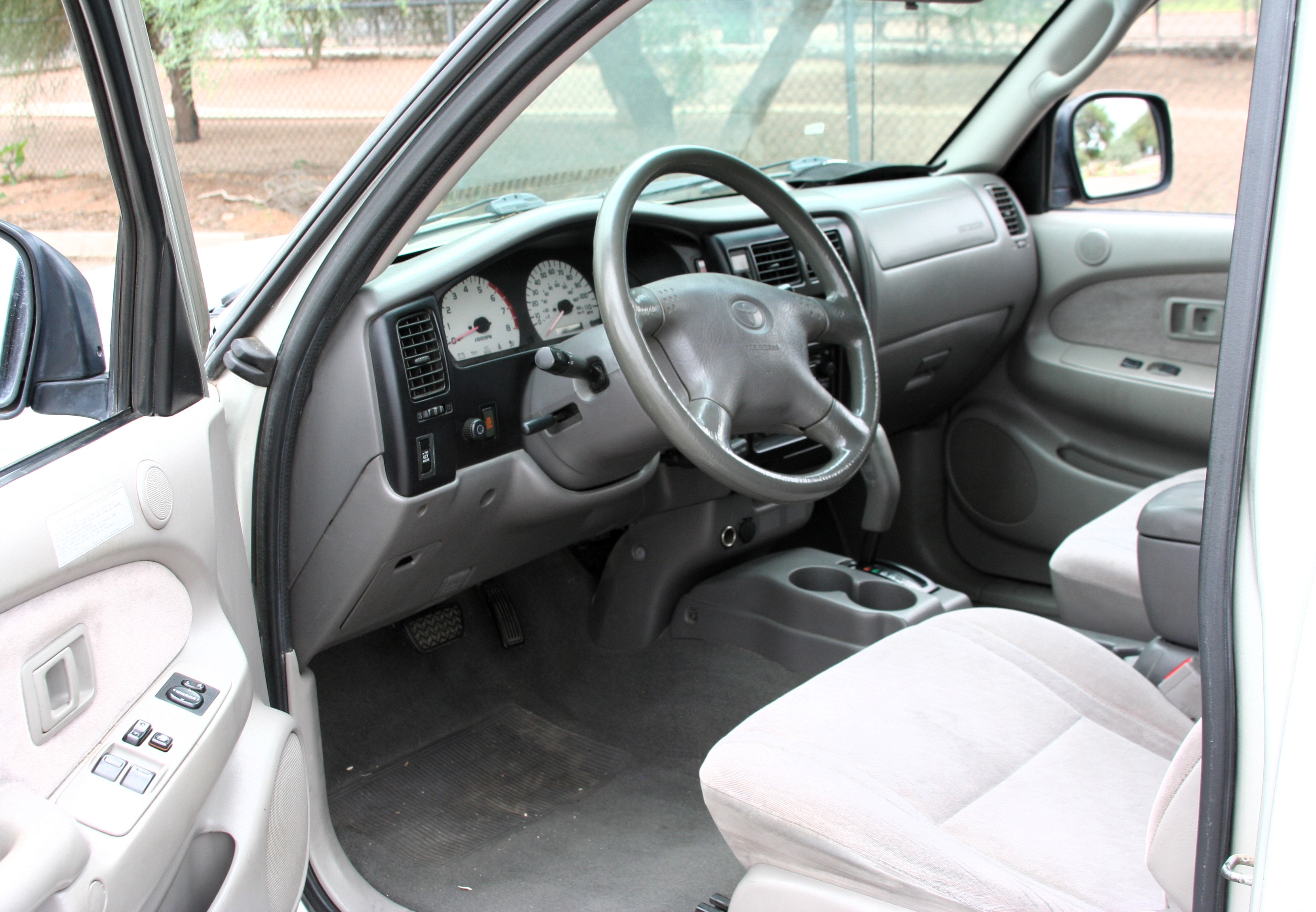 Used 2001 Toyota Tacoma PreRunner RWD image 12