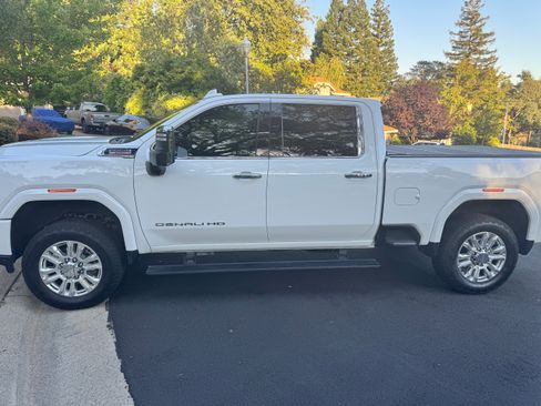 Used 2022 GMC Sierra 2500 Denali w/ Denali Ultimate Package AWD/4WD image 8