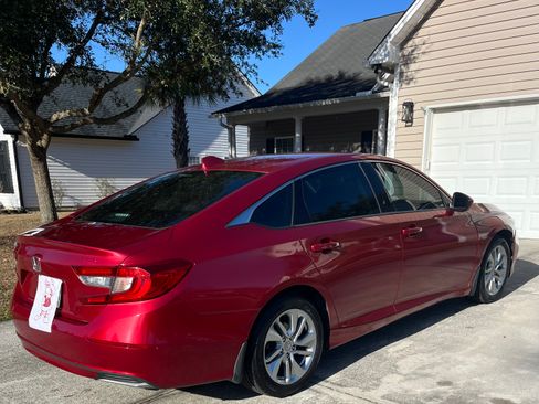 Used 2018 Honda Accord LX image 2