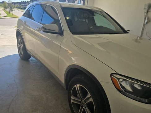 Used 2019 Mercedes-Benz GLC 300 image 2