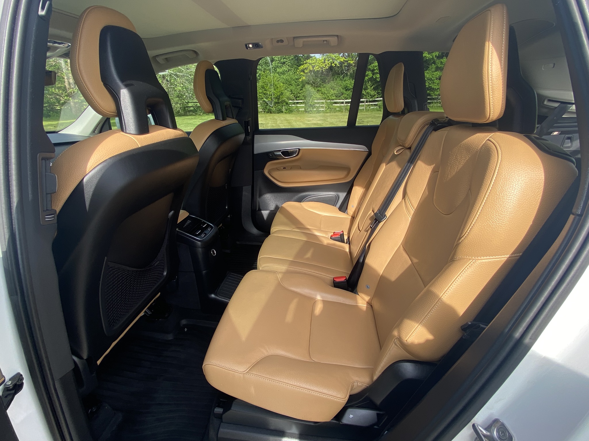 Used 2016 Volvo XC90 T8 Momentum w/ Vision Package AWD/4WD image 23