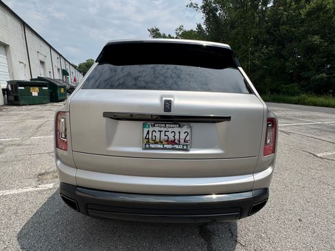 Used 2022 Rolls-Royce Cullinan Black Badge w/ Dark Exterior Package AWD/4WD image 10