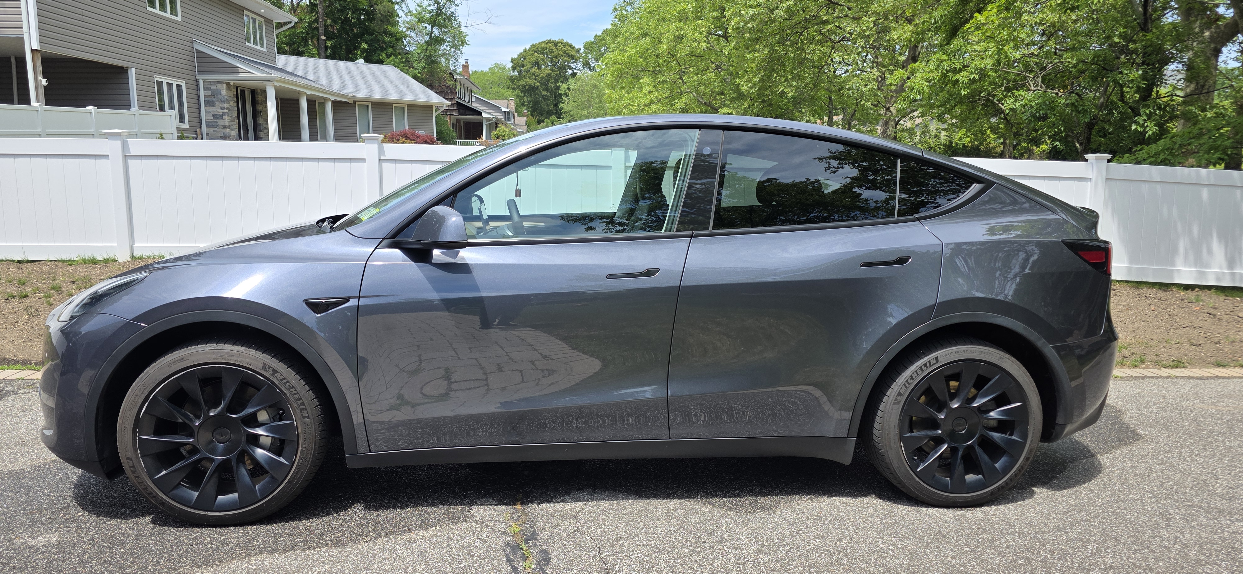 Used 2023 Tesla Model Y Long Range AWD/4WD image 5