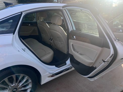 Used 2015 Hyundai Sonata Limited w/ Option Group 06 image 11