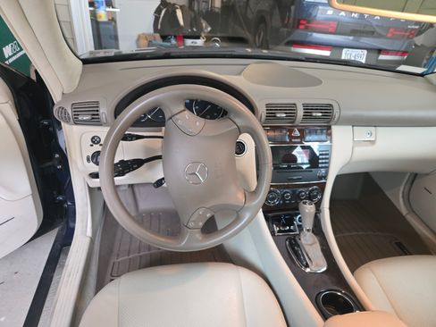 Used 2005 Mercedes-Benz C 240 Wagon image 1