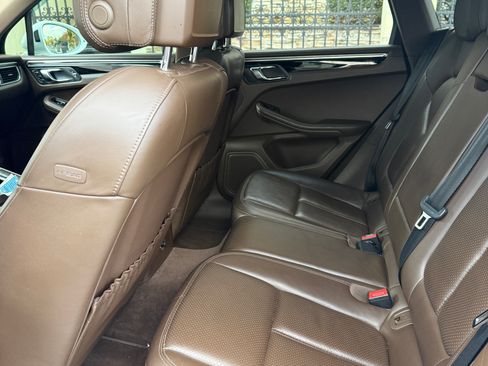 Used 2016 Porsche Macan S image 9