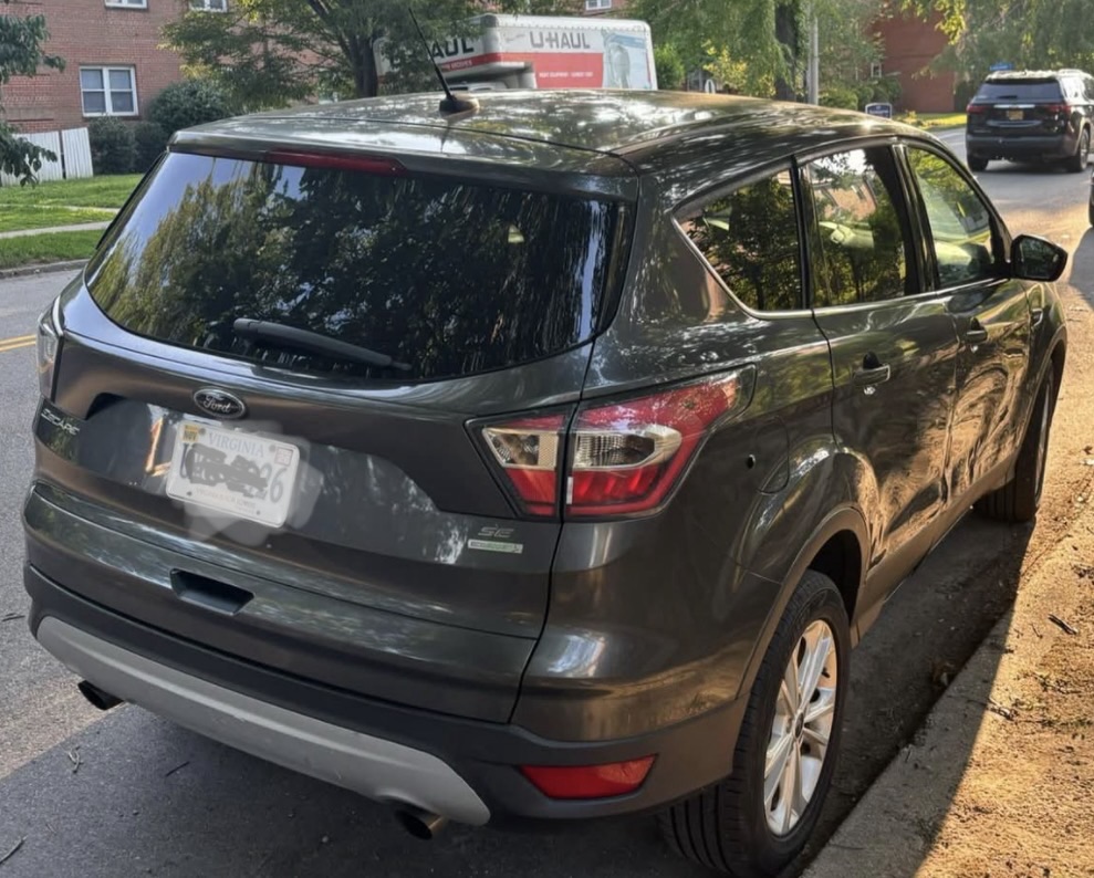 Used 2017 Ford Escape SE FWD image 2