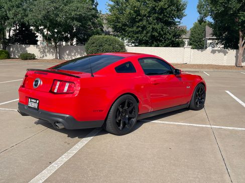 Used 2012 Ford Mustang GT Premium w/ HID Headlamps & Security Pkg RWD image 8