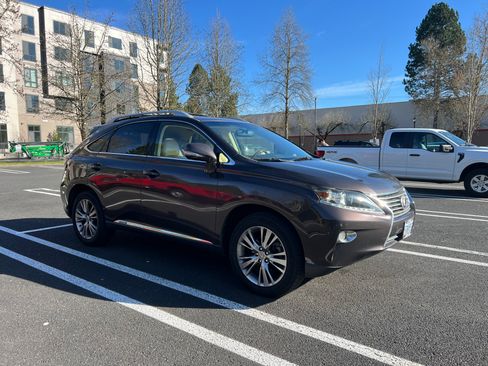 Used 2013 Lexus RX 450h AWD w/ Navigation Pkg image 4