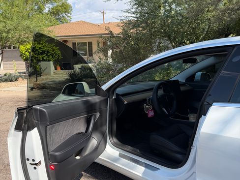 Used 2020 Tesla Model 3 Standard Range Plus RWD image 8