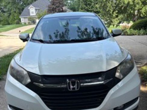Used 2016 Honda HR-V EX image 1
