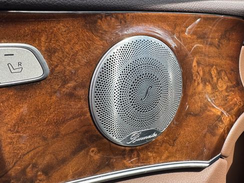 Used 2017 Mercedes-Benz E 300 4MATIC image 14