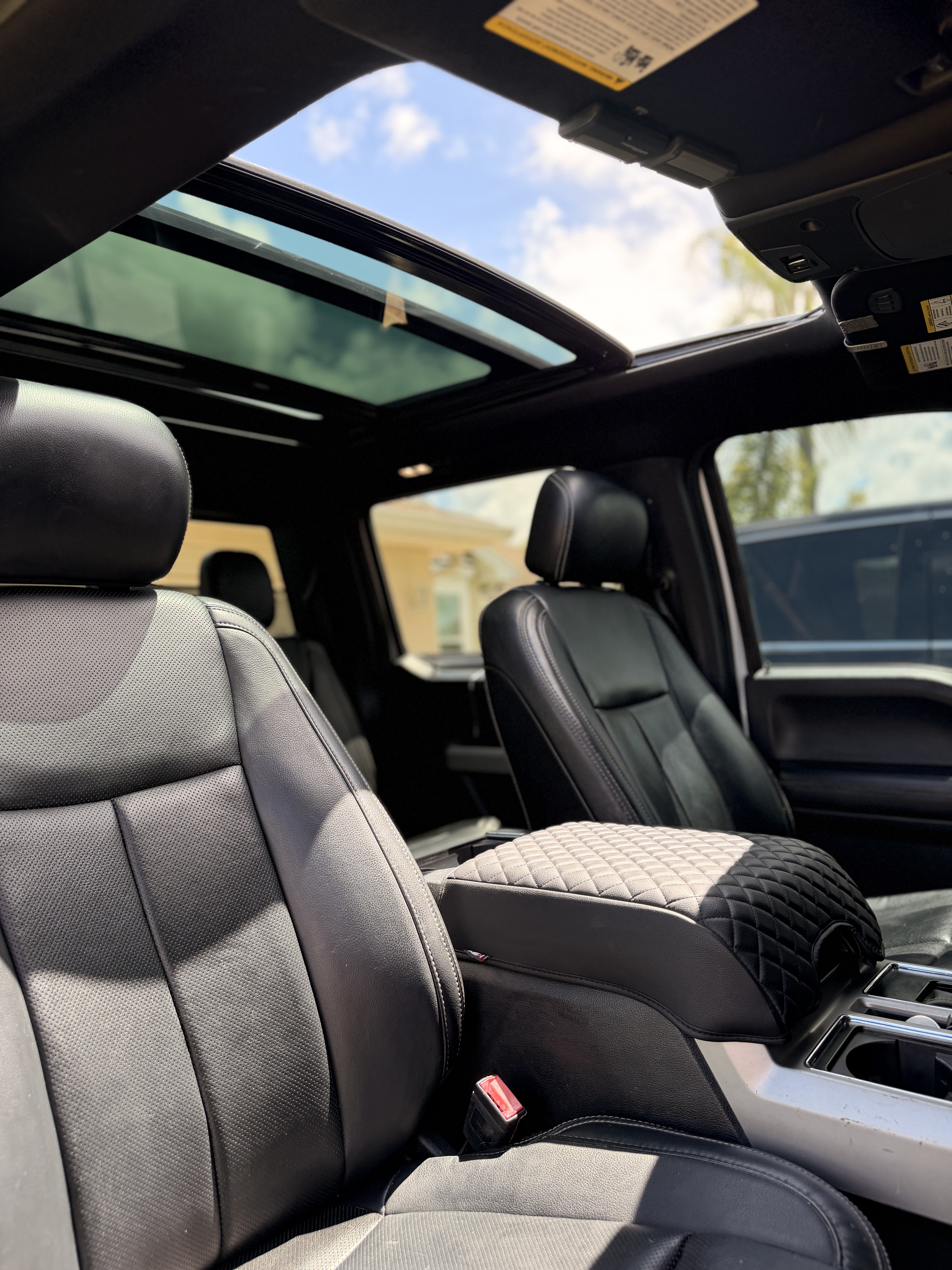 Used 2018 Ford F150 Lariat w/ Equipment Group 502A Luxury AWD/4WD image 13