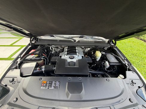 Used 2016 Cadillac Escalade ESV Luxury image 9