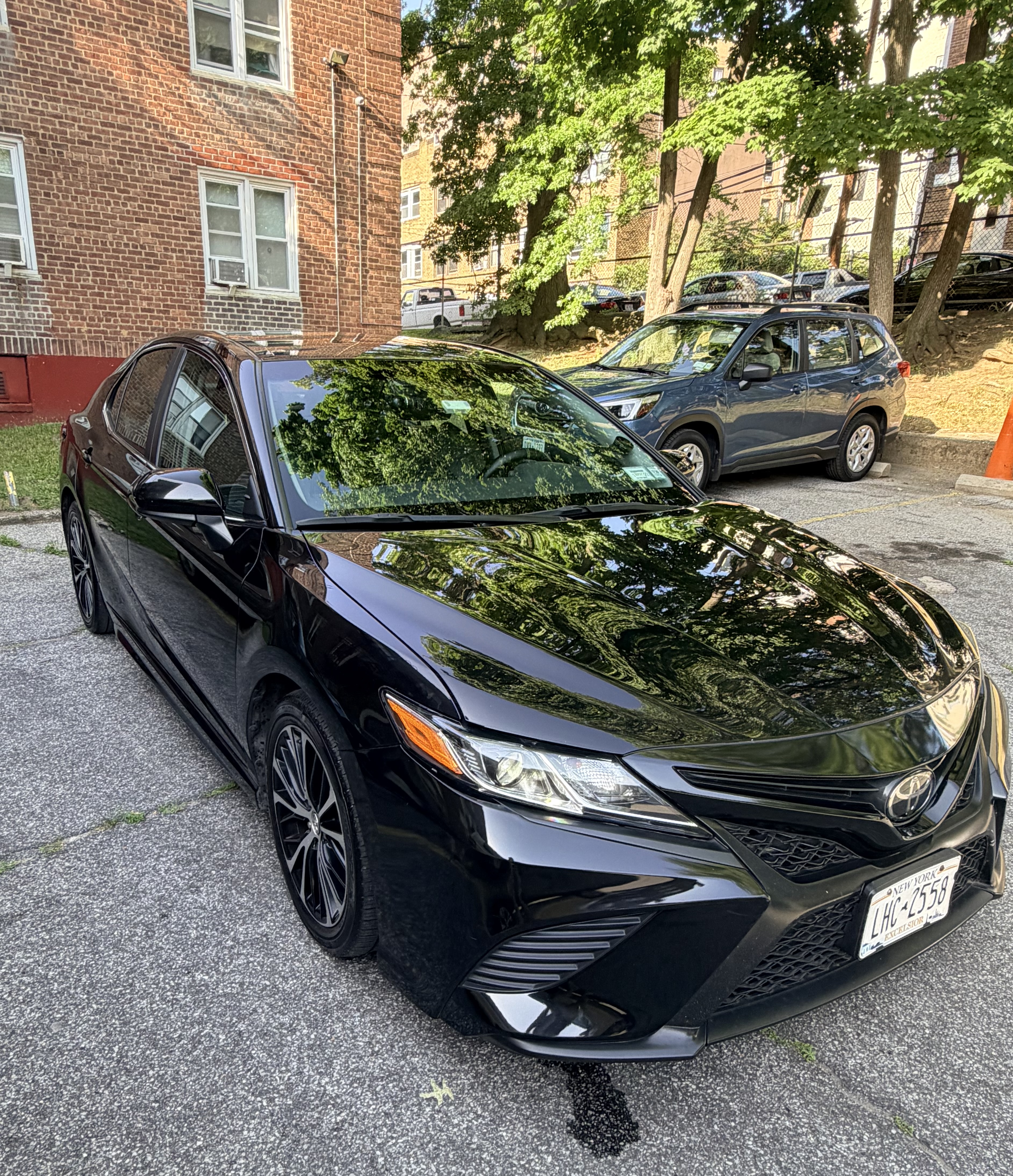 Used 2018 Toyota Camry SE FWD image 5