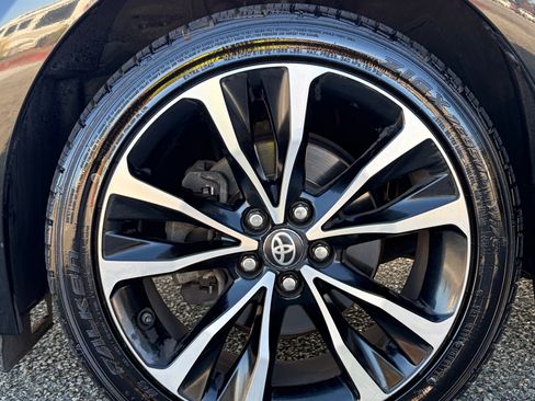 Used 2019 Toyota Corolla SE w/ SE Premium Package FWD image 10