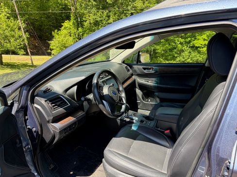 Used 2018 Subaru Outback 2.5i Limited AWD/4WD image 11