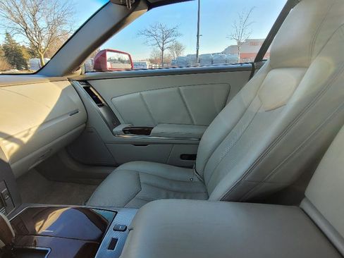 Used 2005 Cadillac XLR image 11
