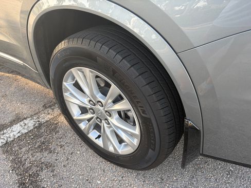 Used 2024 Cadillac XT6 Luxury FWD image 11